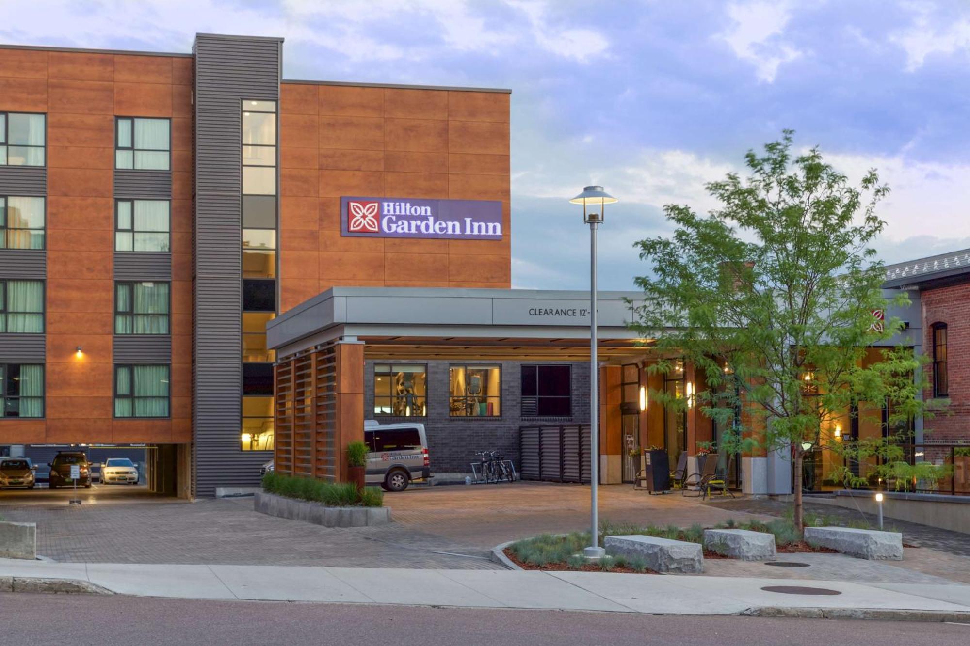 Hilton Garden Inn Burlington Downtown Exterior photo